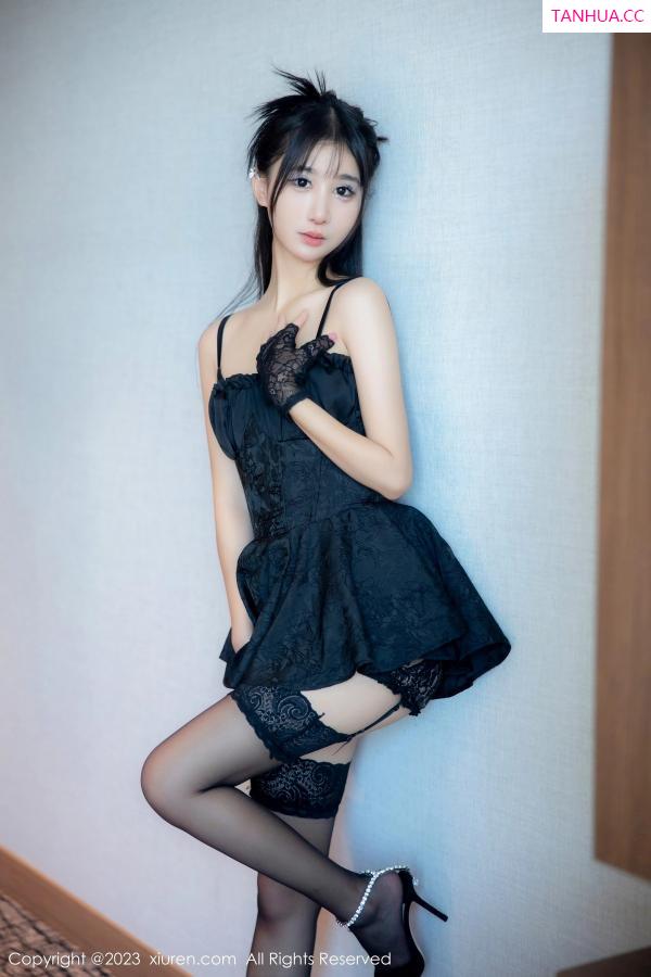 小果冻儿jelly  [XiuRen]高清写真图 2023.04.03 No.6516 小果冻儿 黑丝美腿第16张图片